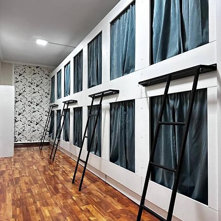 קראקול Nomadstan Capsule Hostel מראה חיצוני תמונה