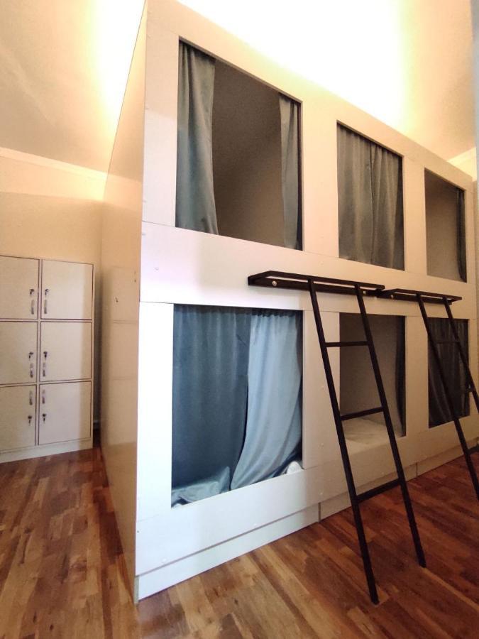 קראקול Nomadstan Capsule Hostel מראה חיצוני תמונה