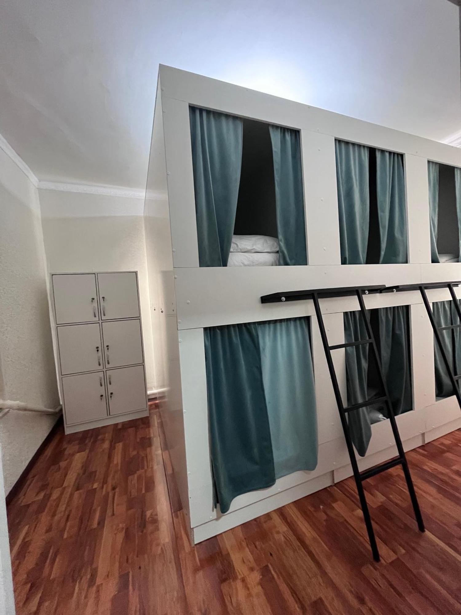 קראקול Nomadstan Capsule Hostel מראה חיצוני תמונה